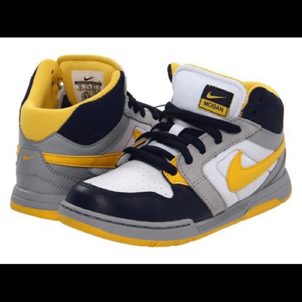 EUC Nike Mogan Mid 3 Jr